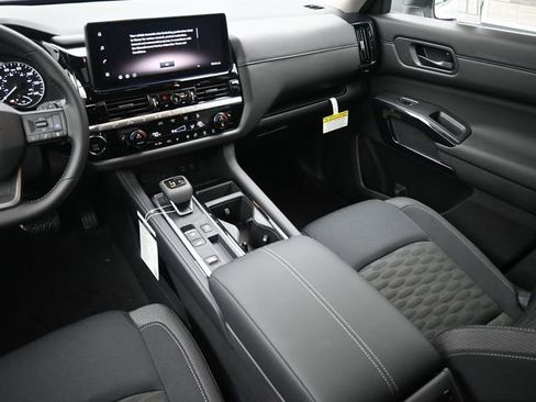 New 2026 Nissan Pathfinder SV w/ SV Premium Package FWD image 10
