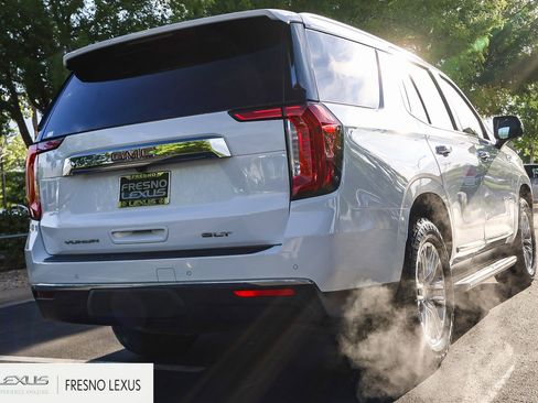 Used 2022 GMC Yukon SLT w/ SLT Premium Package image 6