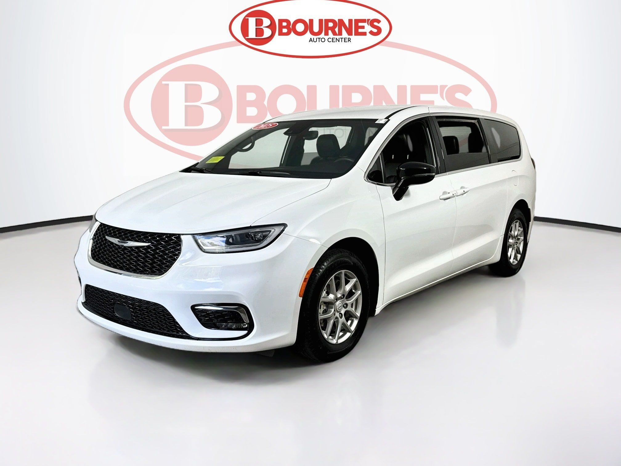 Used 2025 Chrysler Pacifica Select FWD image 6