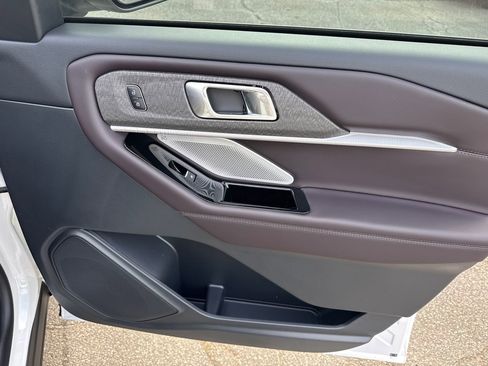 New 2026 Ford Explorer Platinum image 37