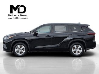 Used 2024 Toyota Highlander LE video 3