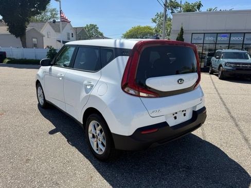 Used 2020 Kia Soul S FWD image 3