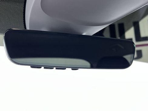 Used 2024 Volkswagen Taos SE image 33