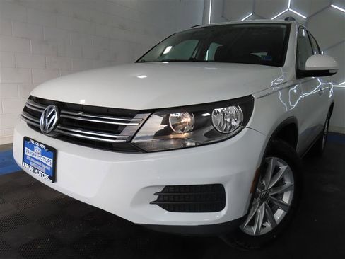 Used 2017 Volkswagen Tiguan Limited AWD/4WD image 1
