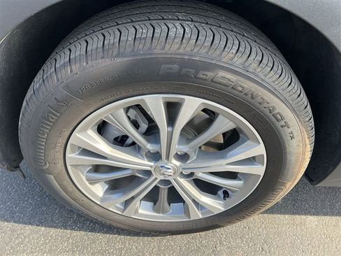 Used 2023 Buick Envision Preferred image 23