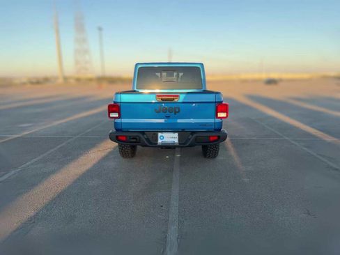 New 2025 Jeep Gladiator Sport image 10