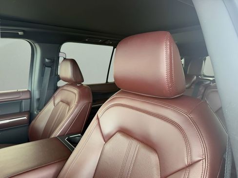 Used 2024 Ford Expedition Max Limited image 12