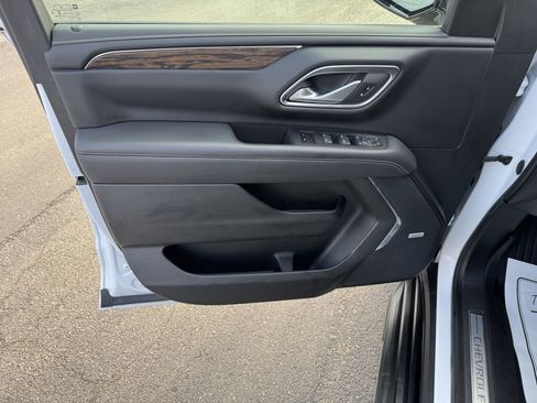 Used 2022 Chevrolet Suburban Premier image 7