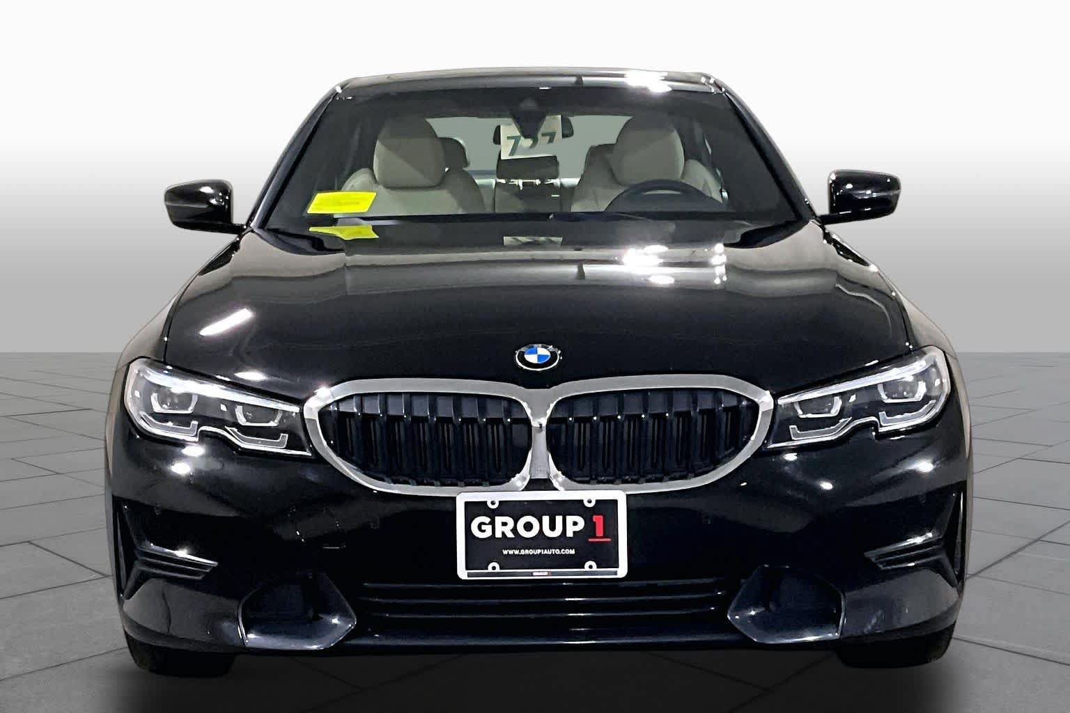 Used 2022 BMW 330i xDrive Sedan w/ Driving Assistance Package AWD/4WD image 3