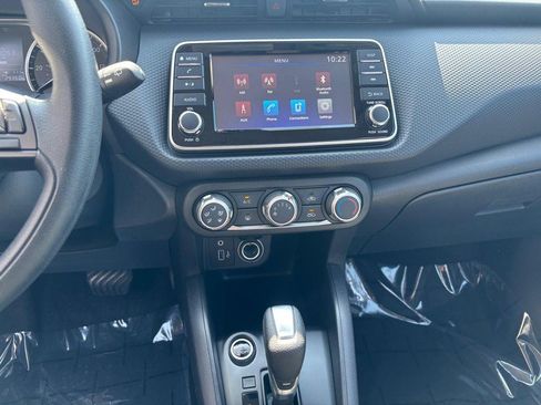 Used 2023 Nissan Kicks S FWD image 17