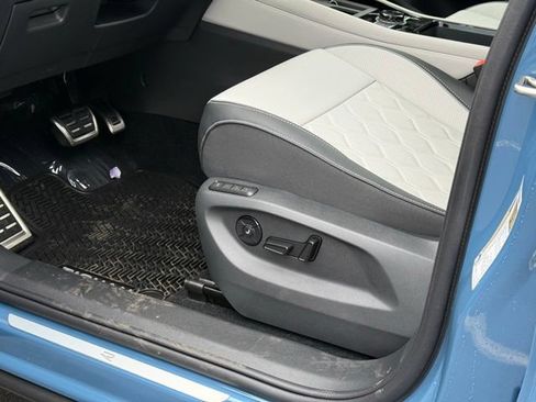 New 2026 Volkswagen Tiguan SEL R-Line AWD/4WD image 7