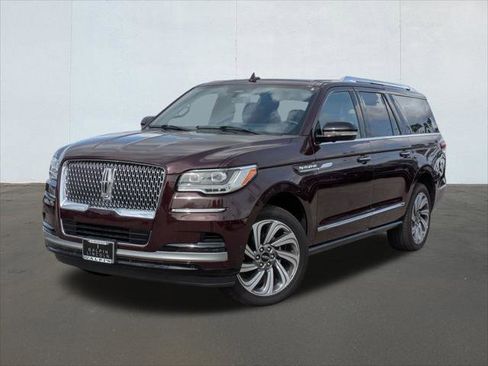 Used 2024 Lincoln Navigator L Reserve AWD/4WD image 1