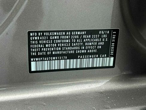 Used 2016 Volkswagen e-Golf SE w/ DC Fast Charging Package image 27