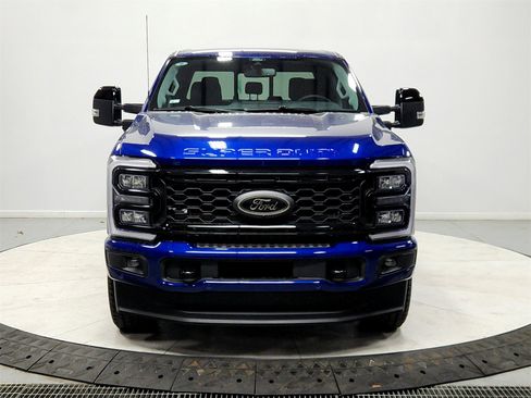 New 2026 Ford F250 Lariat w/ Black Appearance Package image 2