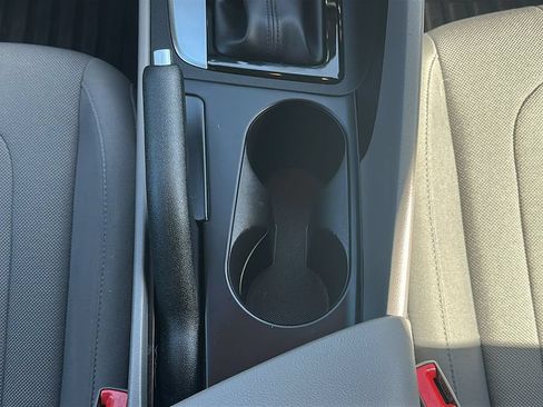 Certified 2024 Hyundai Elantra SE FWD image 27