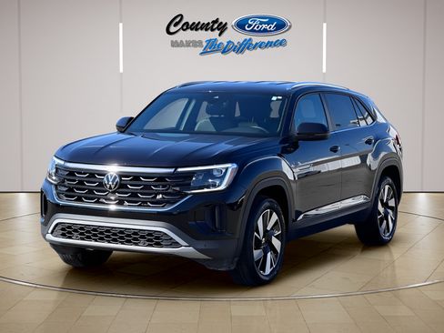 Used 2025 Volkswagen Atlas Cross Sport SE FWD image 2
