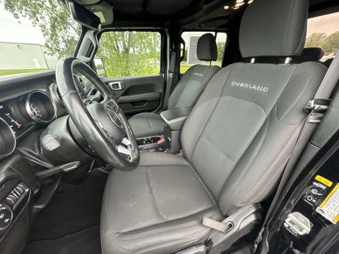 Used 2022 Jeep Gladiator Overland w/ Cold Weather Group AWD/4WD image 11