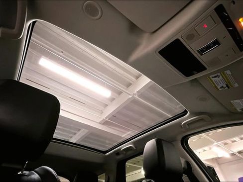 Certified 2025 Land Rover Discovery Sport S image 30