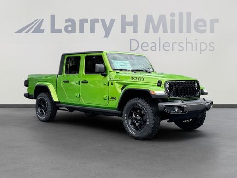 New 2025 Jeep Gladiator Willys image 8