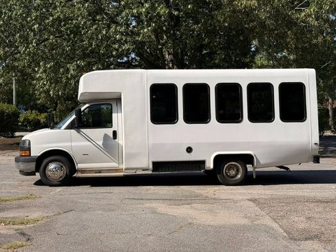 Used 2023 GMC Savana 3500 w/ Shuttle Bus Package RWD image 6