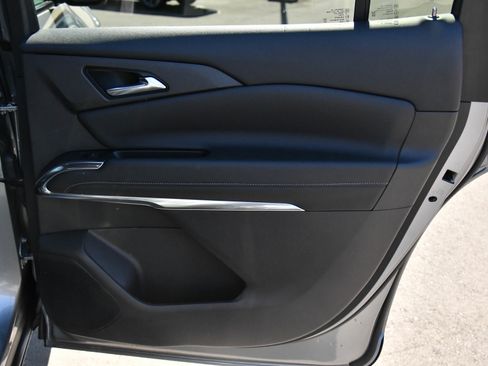 Used 2024 Chevrolet Traverse LT FWD image 51