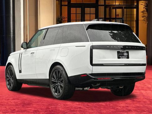 New 2026 Land Rover Range Rover SE image 4