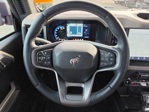 Used 2023 Ford Bronco Wildtrak image 29