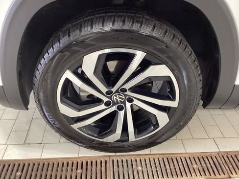 Certified 2023 Volkswagen Atlas Cross Sport SEL image 21