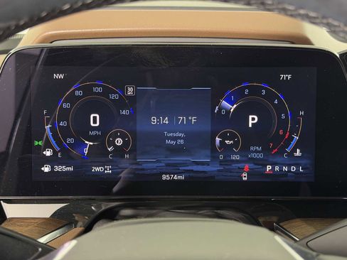 Used 2025 Chevrolet Suburban High Country AWD/4WD image 30