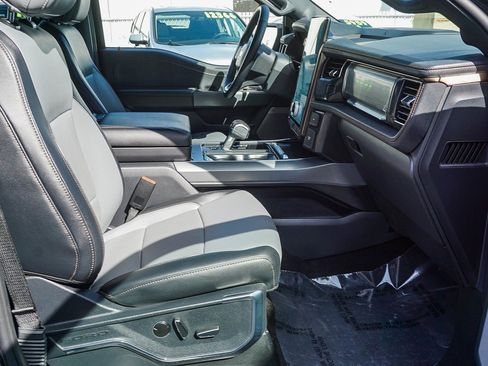 Used 2022 Ford F150 Lightning Lariat image 12