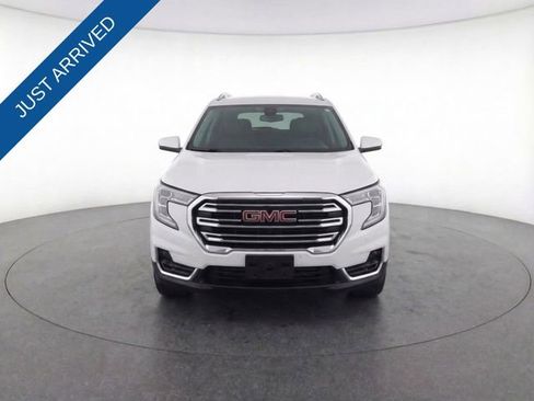 Used 2023 GMC Terrain SLT w/ Infotainment Package II image 5