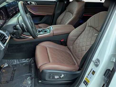 Used 2024 BMW X7 xDrive40i w/ M Sport Package image 17