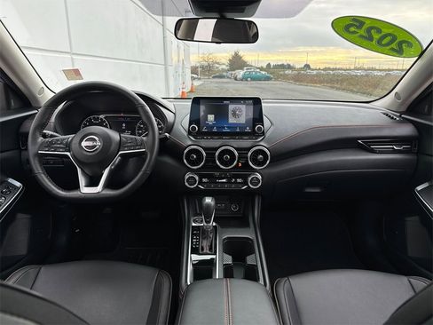 Used 2025 Nissan Sentra SR w/ SR Premium Package image 12