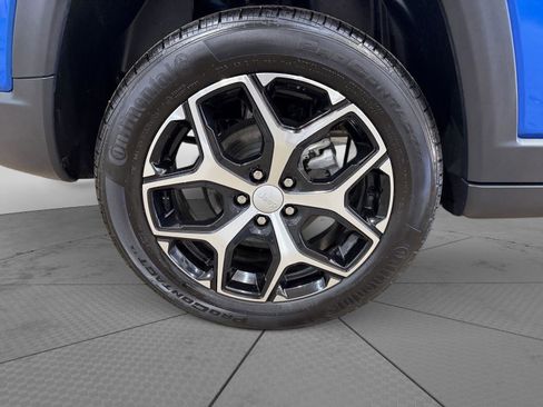 Used 2024 Jeep Compass Limited image 4