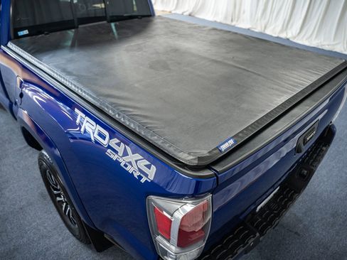 Used 2022 Toyota Tacoma TRD Sport image 7