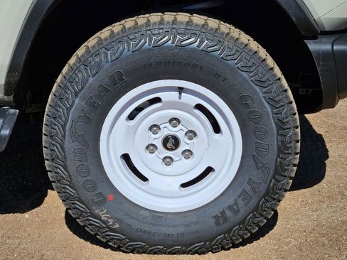 New 2026 Ford Bronco Heritage Edition AWD/4WD image 10