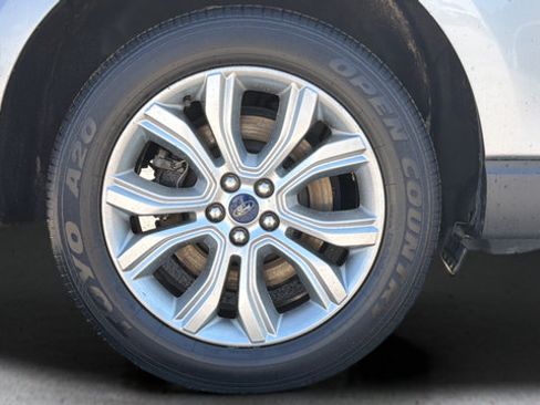 Used 2022 Ford Edge Titanium AWD/4WD image 46