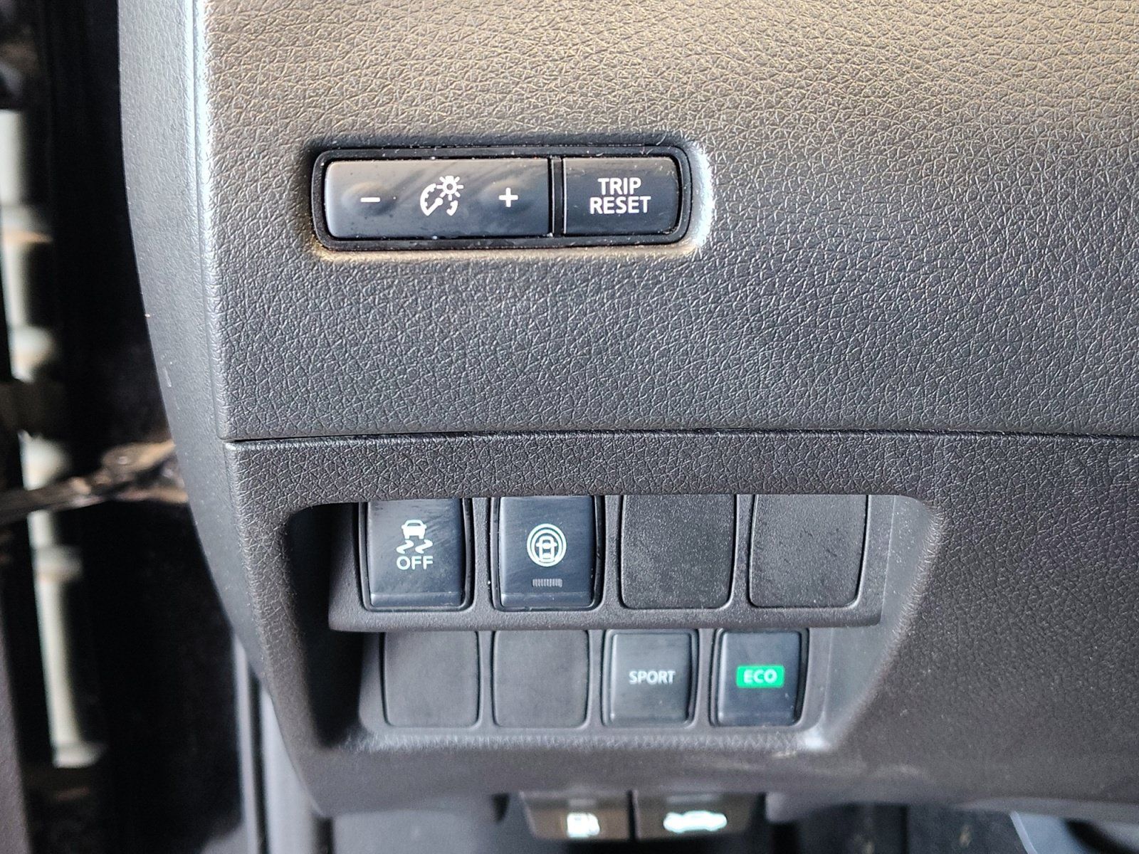 Used 2020 Nissan Rogue Sport SV FWD image 24