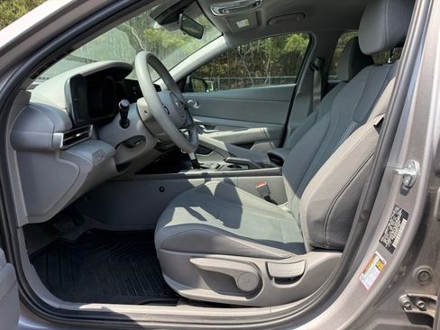 Used 2023 Hyundai Elantra SEL image 10