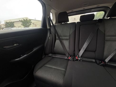 Used 2025 Nissan Rogue SV FWD image 41