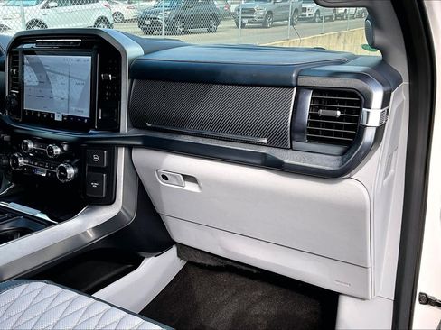 Used 2022 Ford F150 Limited image 18