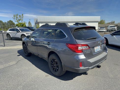 Used 2016 Subaru Outback 2.5i Limited image 4