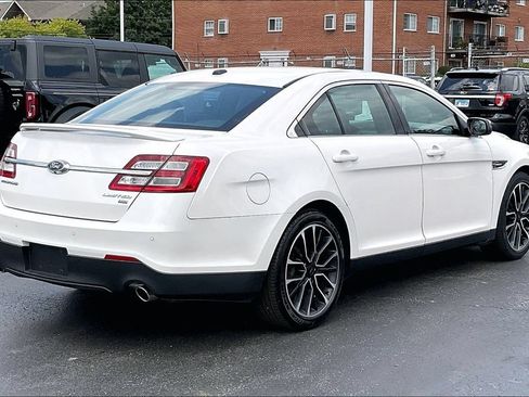 Used 2019 Ford Taurus Limited AWD/4WD image 12
