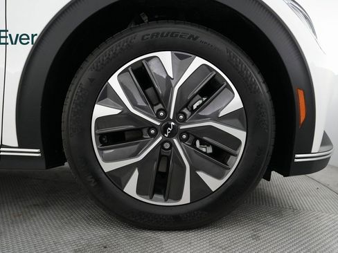 Used 2024 Kia EV6 Light image 18