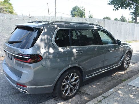 Used 2025 BMW X7 xDrive40i AWD/4WD image 5