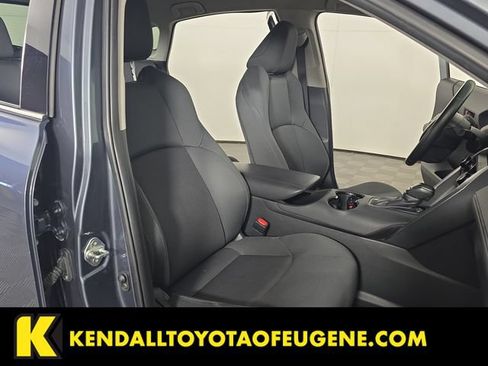 Used 2024 Toyota Venza LE AWD/4WD image 28