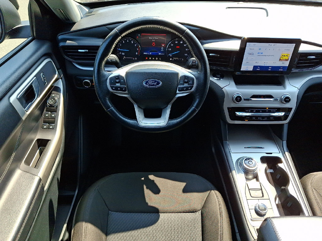 Certified 2023 Ford Explorer XLT AWD/4WD image 2