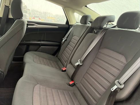 Used 2020 Ford Fusion SE image 28