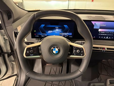 New 2026 BMW iX xDrive60 AWD/4WD image 18