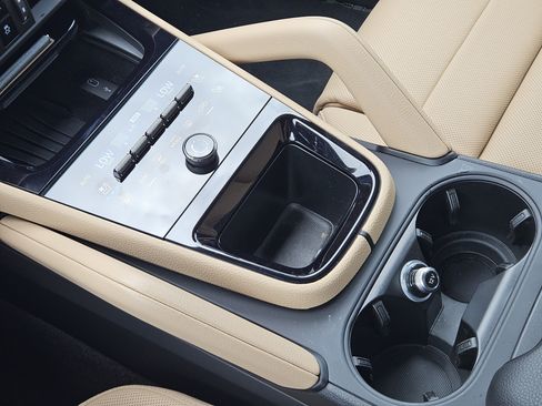 Certified 2026 Porsche Cayenne AWD/4WD image 20